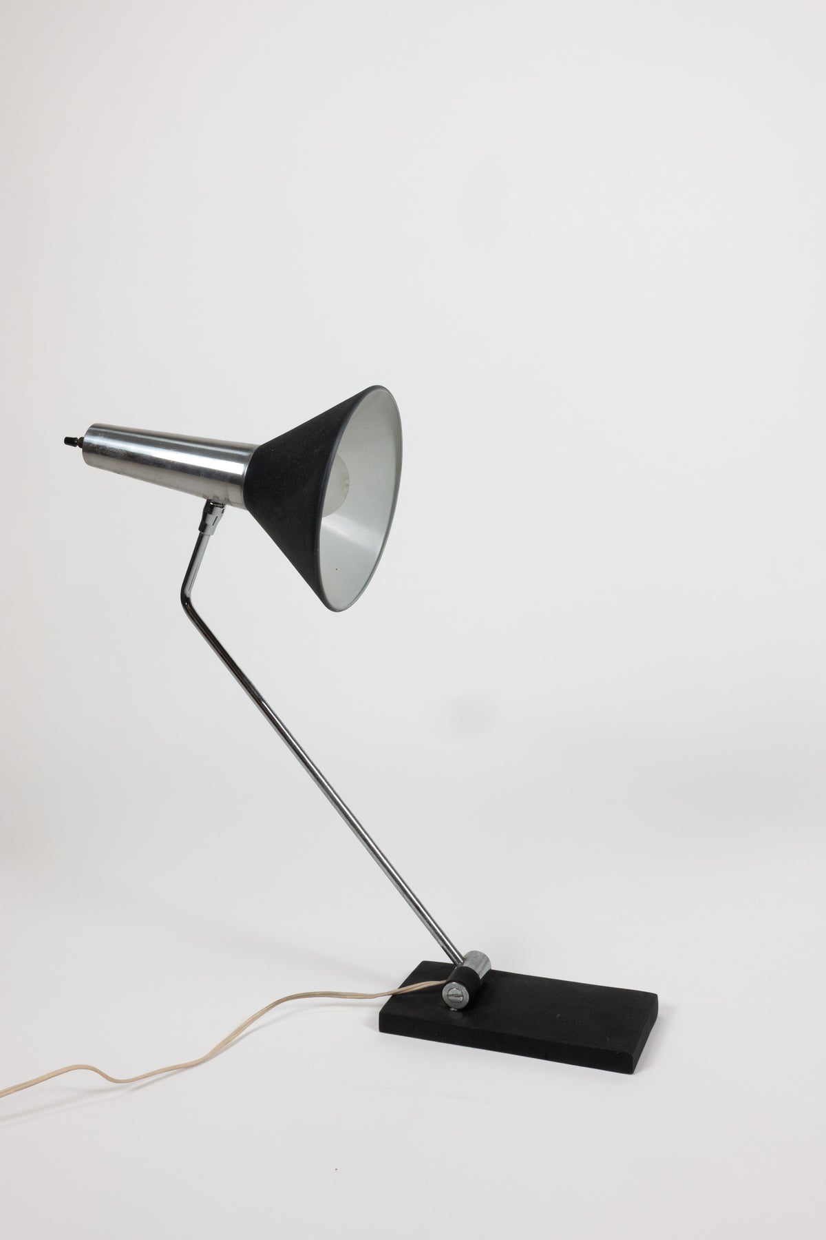 Mutual-Sunset Articulating Table Lamp