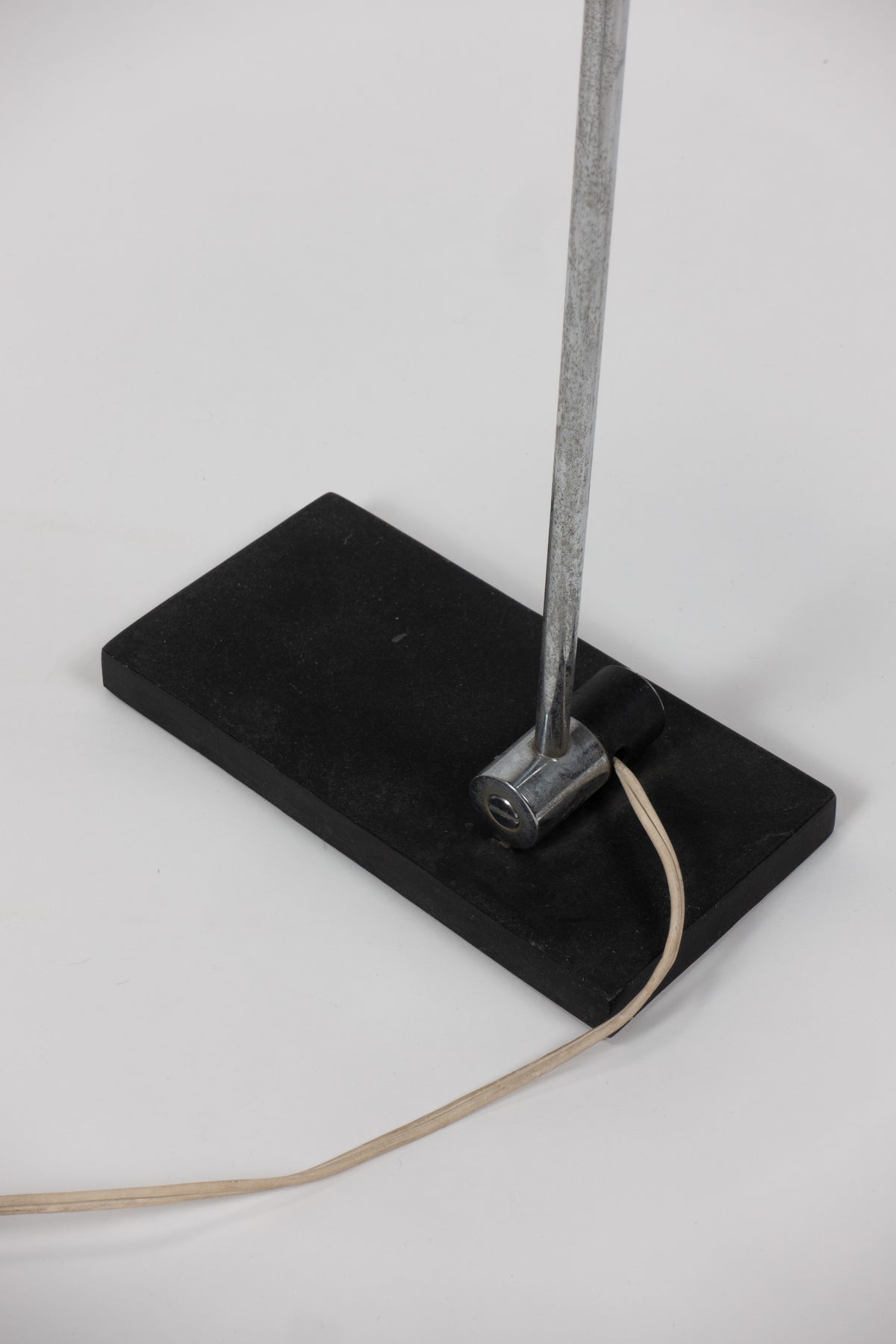 Mutual-Sunset Articulating Table Lamp