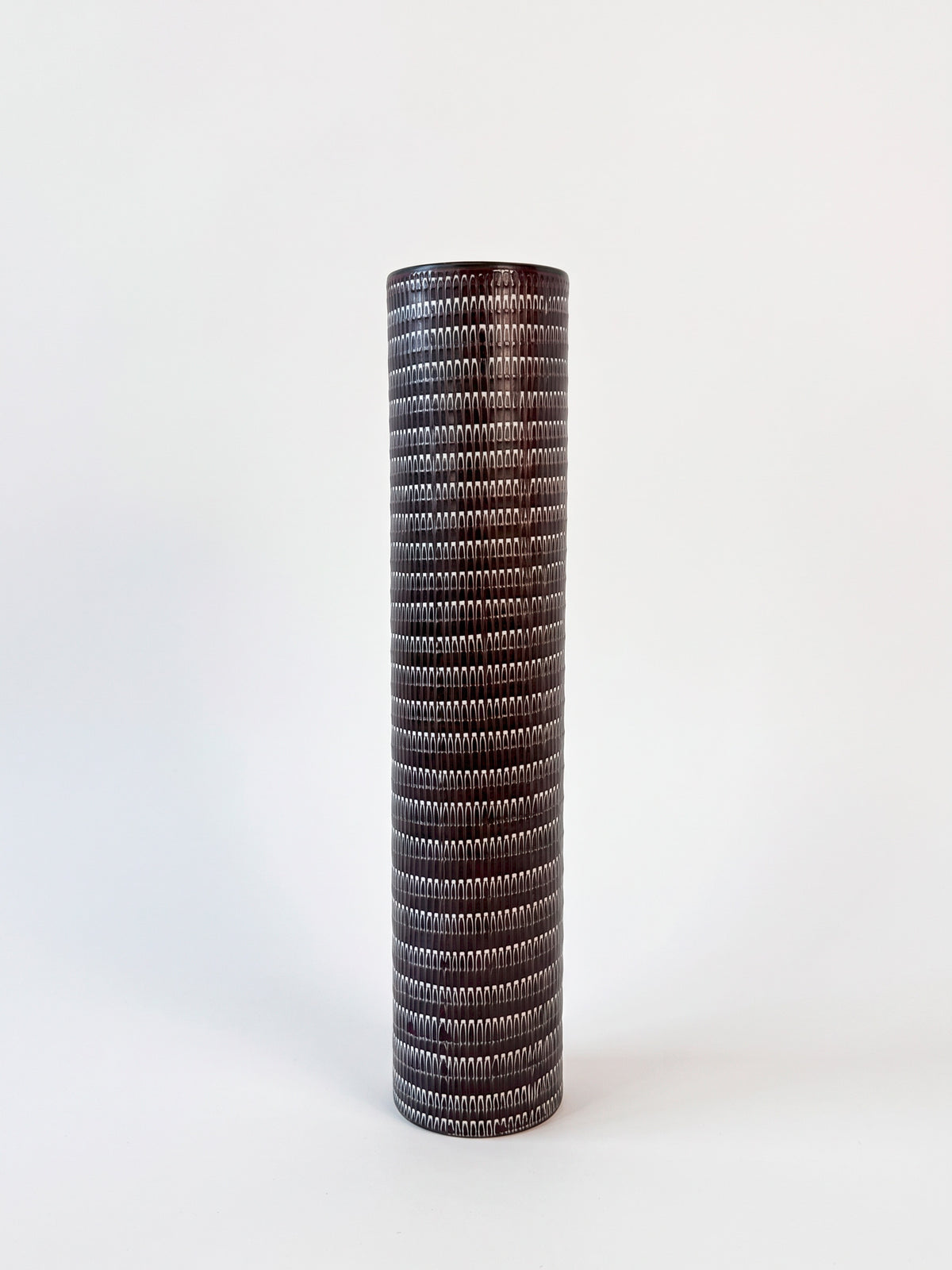 Hyalyn Porcelain Cylinder Vase with Brown & White Arch Pattern
